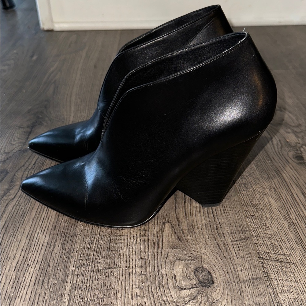 PAIGE Emi Black Pointed Toe Ankle bootie Sz 8.5M - Picture 5 of 11